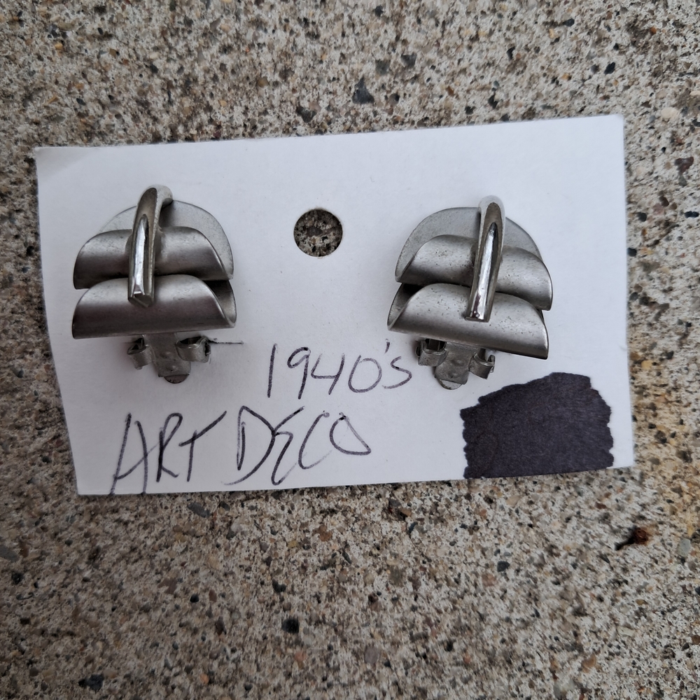 Vtg 1940s Art Deco Streamline Silver Tone Dress Clips Fur Clips Pair Earrings